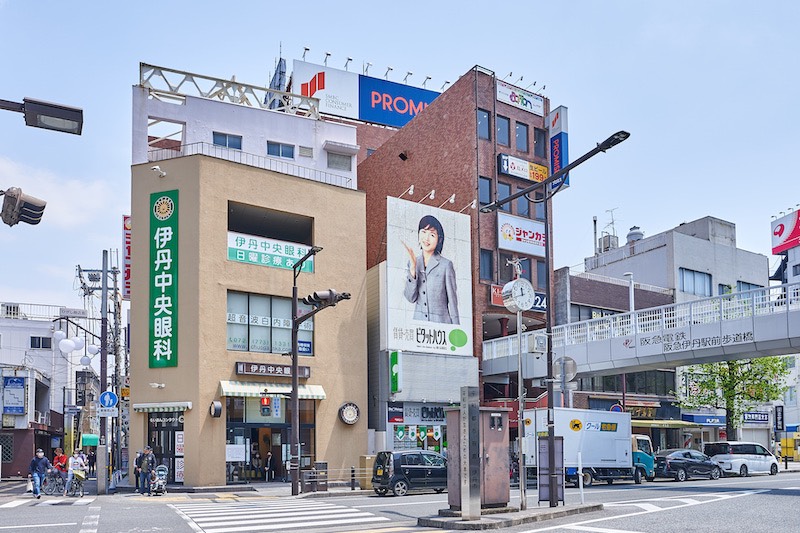 SDF24 阪急伊丹駅前店への道順